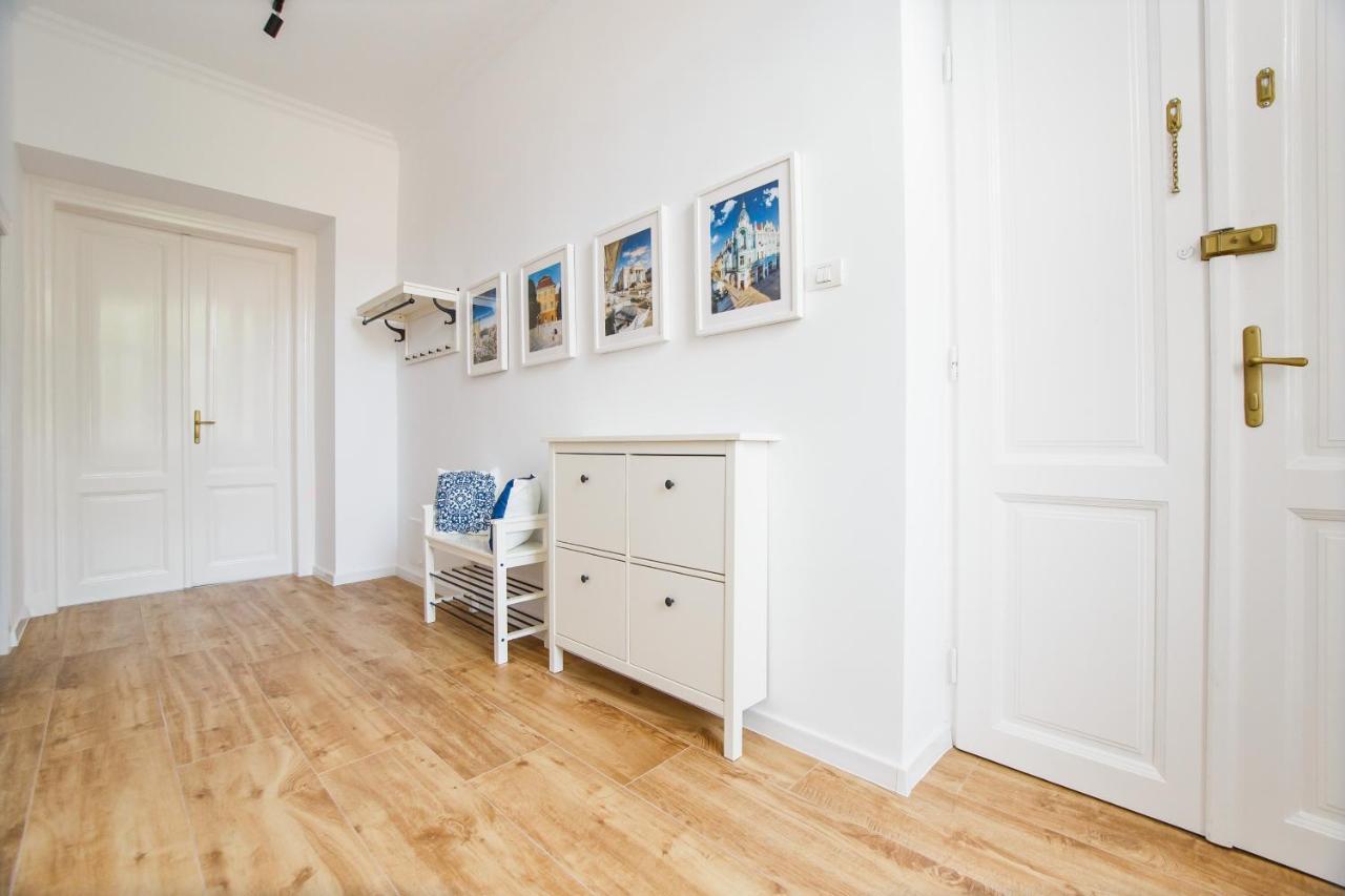 Spacious Riverviews Apartment Near Piata Unirii 오라데아 외부 사진