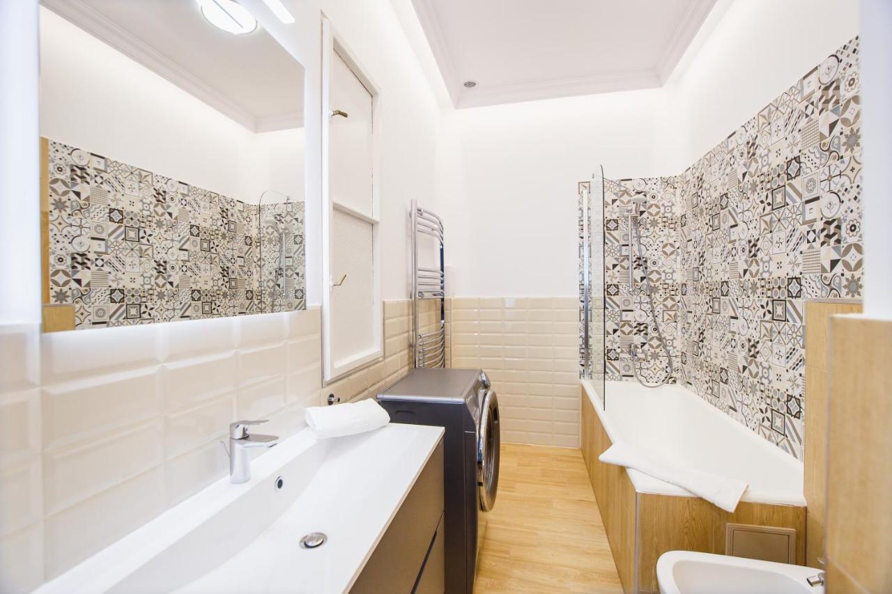 Spacious Riverviews Apartment Near Piata Unirii 오라데아 외부 사진