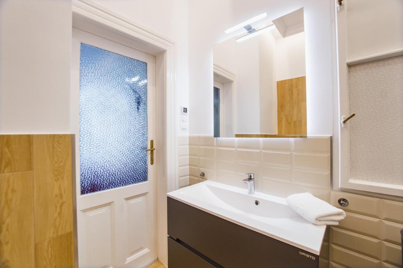 Spacious Riverviews Apartment Near Piata Unirii 오라데아 외부 사진