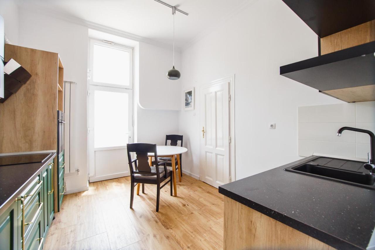 Spacious Riverviews Apartment Near Piata Unirii 오라데아 외부 사진